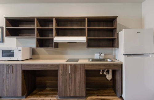 Dupont Casa | Relaxing Retreat: Unit with Full Kitchen, Dedicated Work Area | Free Parking