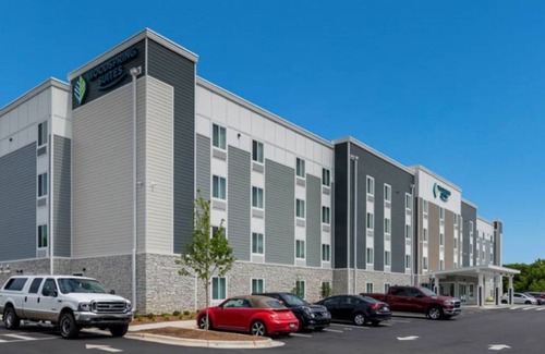 Dupont Casa | Relaxing Retreat: Unit with Full Kitchen, Dedicated Work Area | Free Parking