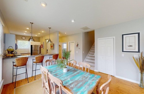 Litchfield by the Sea Villa | Relaxing Retreat by the Lake