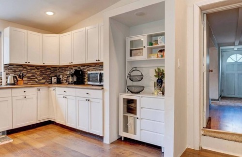 Bloomfield Apartamento | Relaxing Retreat w/Sweet Yard!