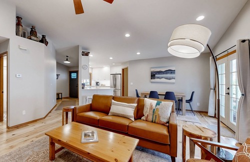 Southeast Boise Casa | Relaxing retreat with a gas fireplace, fenced yard, patio, & washer/dryer