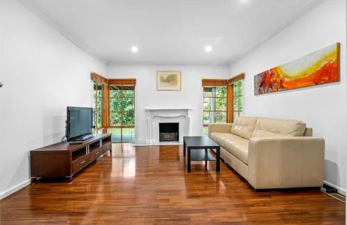 Ringwood Casa | Relaxing Ringwood Getaway near Mullum Mullum Trail