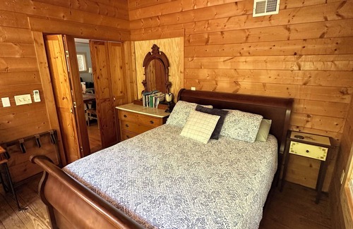 Mars Hill Casa | Relaxing Riverfront Cottage Near Asheville, NC