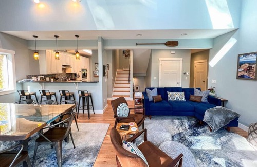 Intervale Casa | Relaxing Riverside | Minutes to Hiking + Rivers!