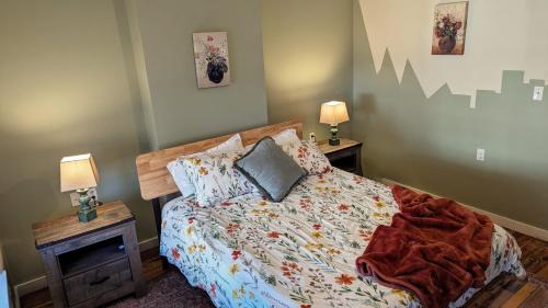 Cumberland Casa | Relaxing Rustic Oasis II, Unit B - 6 minute walk to Downtown! Cyclists Welcome!
