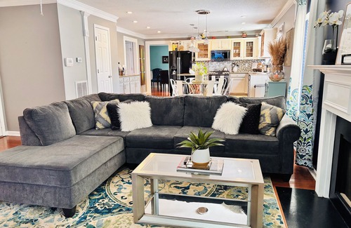 Ellenwood Casa | Relaxing Spacious and Cozy 4 to 5 bedroom-house in Ellenwood.
