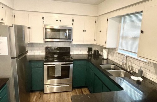 Bentonville - Fayetteville Casa | Relaxing, Spacious, Quiet, Ranch-style Getaway