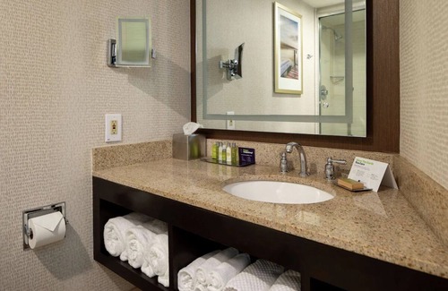 South Portland Hotel | Relaxing Stay in Portland Right Next to I-95 | Indoor Pool and Free Breakfast