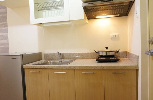 Pio del Pilar Apartamento | Relajante unidad de estudio con balcón Makati
