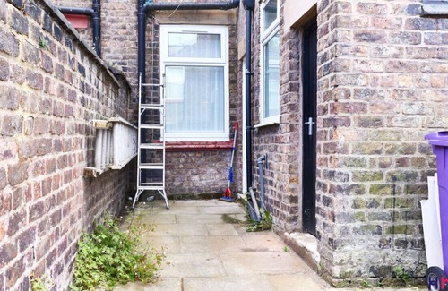 Liverpool Casa | ★Relaxing suburban haven ★by airport ★parking