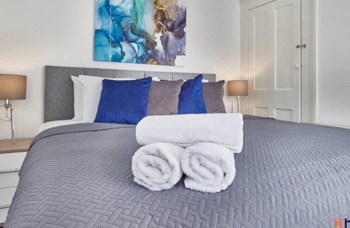 Liverpool Casa | ★Relaxing suburban haven ★by airport ★parking