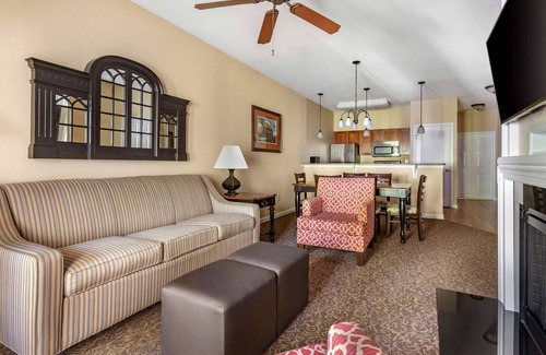 Berkeley Hotel | Relaxing Suite Perfect for Family Vacations w/ Kitchen and Pools!