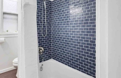 St. Louis Apartamento | Relaxing & Sunny Apt. Great 4 long stays!