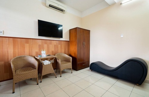 Binh Chanh Casa | Relaxing Superior Double Room in Hoang Hau