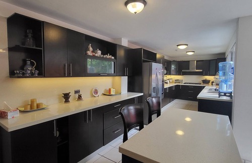 Antiguo Cuscatlan Casa | Relaxing Modern Home - Centrally Located