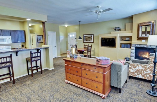 Heber Condominio | Relaxing vacation, Condo resort, Bison Ranch