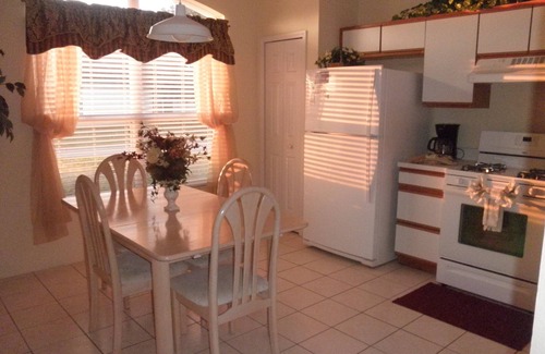 Esprit Villa | Relaxing Vacation Home w / Lago, Golf, Piscina, Tenis, Internet, cable, Puestas de sol