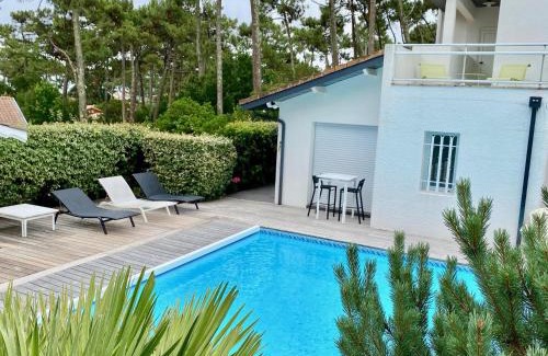 Piraillan Casa | Relaxing villa with pool, multiple terraces, garden, Wifi, close to the beach