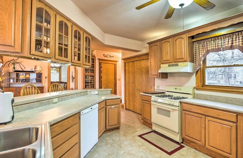 Washburn Casa | Relaxing Waterloo Retreat w/ Orchard View!
