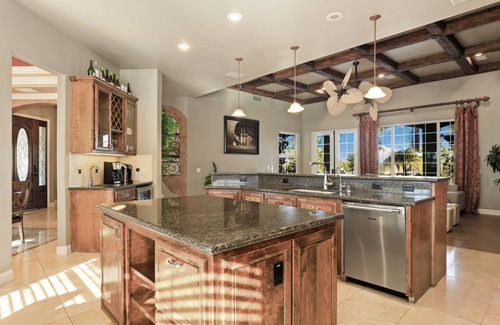 Temecula Villa | Maravilloso Wine Country Estate w / BAR + SPA + PISCINA + BBQ + VBALL + FÚTBOL