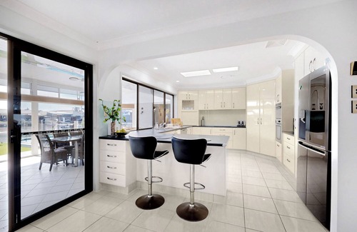 Newport Casa | Relfections at Newport 5Bedroom Pool and Canal Living