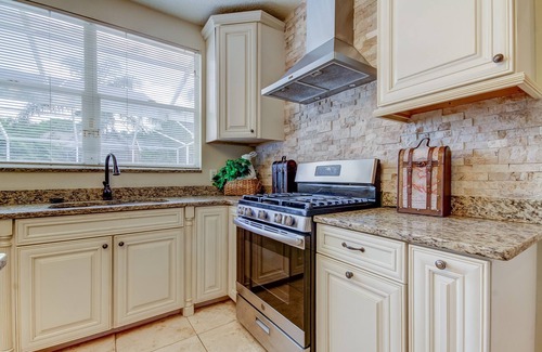 Westchase Casa | Relocating???? (5/3) w/pool