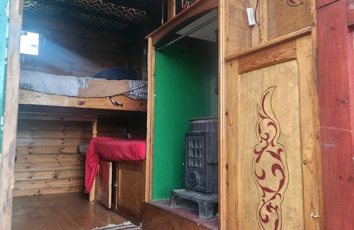 Bishops Castle Cabina | Remarkable 1-Bed Bedford Truck in Bishops Castle