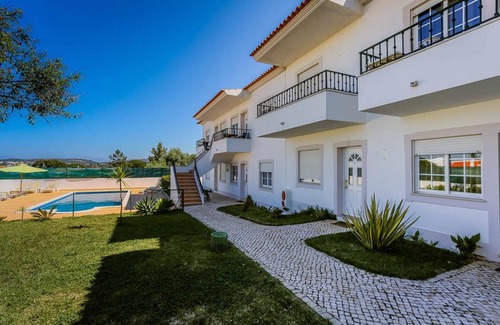 Pata de Baixo Apartamento | Remarkable 1-bed Apartment in Olhos de Agua