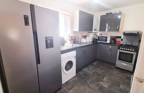 Slough Apartamento | Remarkable 1-bed Flat in Slough, Near Farnham Road
