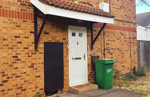 Slough Apartamento | Remarkable 1-bed Flat in Slough, Near Farnham Road