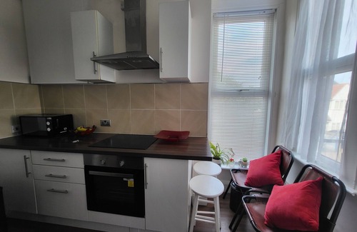 Westcliff-on-Sea Casa | Remarkable 1-bed House the Entire First Floor