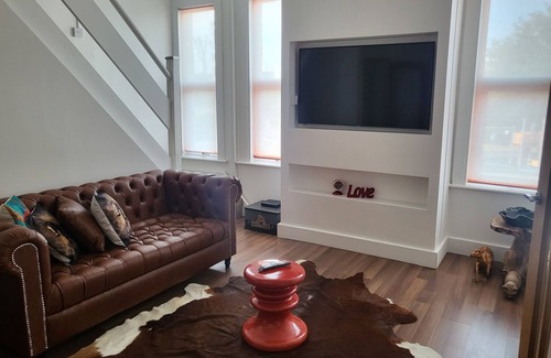 Westcliff-on-Sea Casa | Remarkable 1-bed House the Entire First Floor