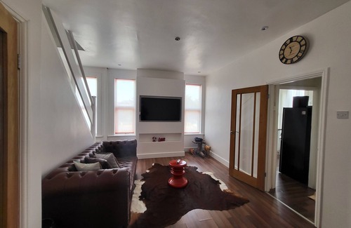 Westcliff-on-Sea Casa | Remarkable 1-bed House the Entire First Floor