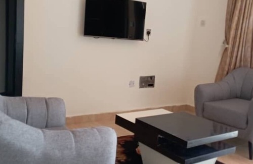 Asaba Apartamento | Remarkable 2-Bed Apartment in Asaba