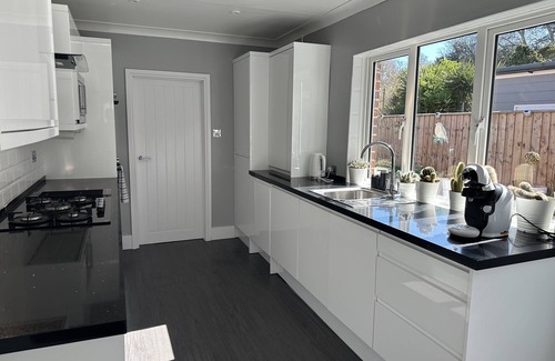 East Cowes Casa | Remarkable 3-Bed House in East Cowes