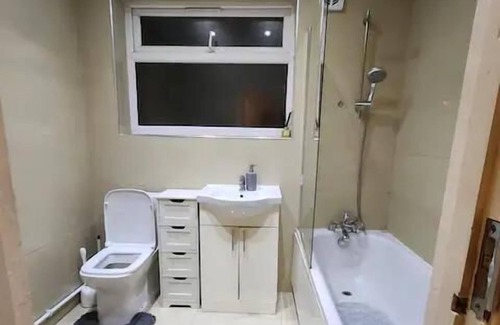 Tilbury Casa | Remarkable 3-Bed House in Tilbury