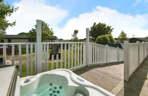 Honiton Casa | Remarkable 3-Bed Lodge in Honiton