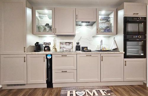 Le Kremlin-Bicetre Apartamento | Remarkable air-con 2-Bed Apartment by Paris
