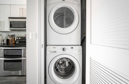 Ballston Apartamento | Remarkable Virginia Square 1BR w/ Gym, nr GMU & Shops, by Blueground