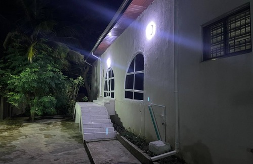 Abeokuta Casa | Remodeled 2 Bd with WiFi In Quiet Adigbe Abeokuta Estate. 5 mins to Downtown.
