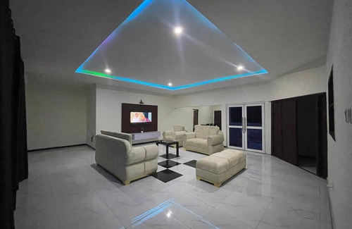 Abeokuta Casa | Remodeled 2 Bd with WiFi In Quiet Adigbe Abeokuta Estate. 5 mins to Downtown.