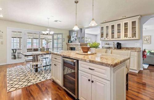 Highland Hills Casa | ❤️ Remodeled 3BR Pool House w Arcade & Foosball