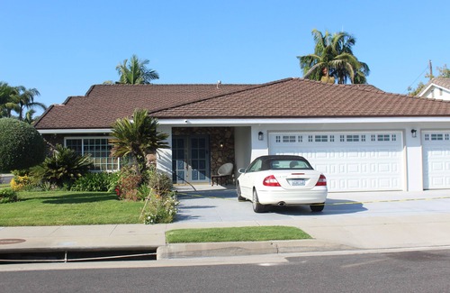 Downey Villa | Remodeled 4-bedrooms house w/ AC and WiFi in one of the Prestige areas of Downey