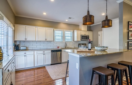 Joffre Casa | Remodeled 4BR Home in Memphis near Tiger Ln