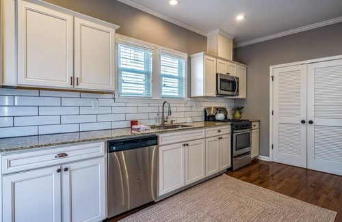 Joffre Casa | Remodeled 4BR Home in Memphis near Tiger Ln