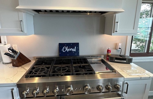 Clear Lake Casa | Remodeled 5-bedroom 3-Bath house for your family fun!