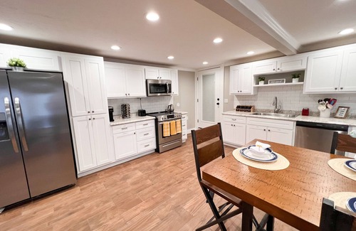 Lake City Casa | Remodeled and Convenient Downtown High Springs Retreat