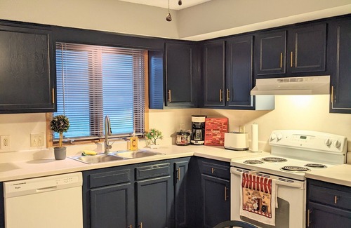 Council Bluffs Apartamento | Remodeled apartment in quiet neighborhood