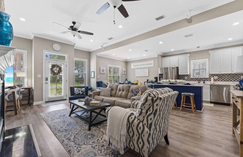 Emerald Waters Village Casa | Remodeled Beach Home | Private Hot Tub | Two Pools | Bikes | Gated Community