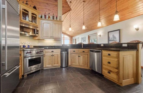 Shawano Cabaña | Remodeled cabin on Shawano Lake